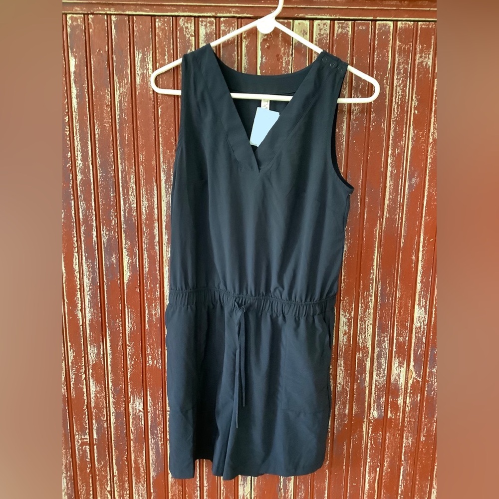 NWT!  Stylus Short Romper Navy (Small)